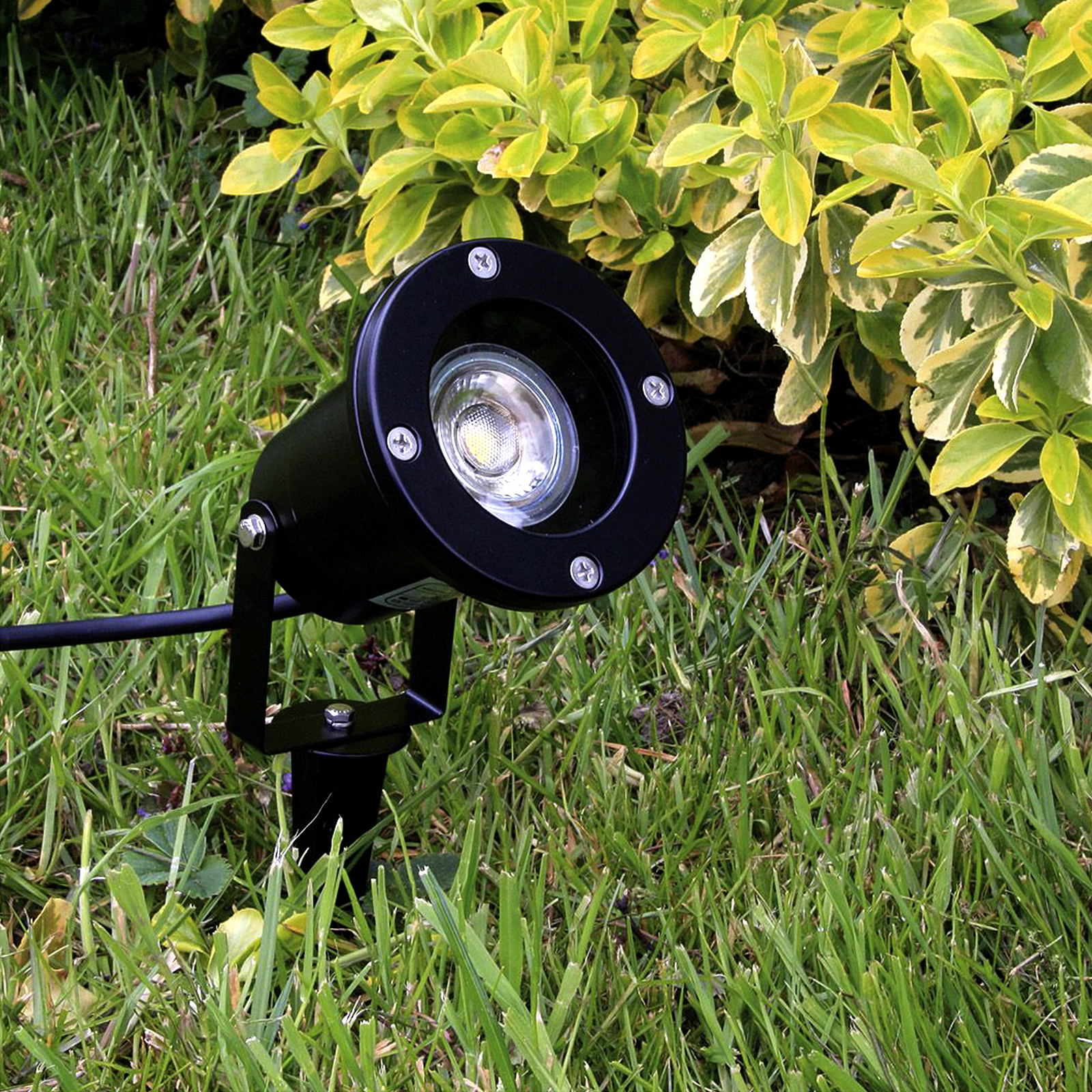 LED Erdspießleuchte Edelstahl – Schwenkbarer Gartenstrahler, IP65, 3m Kabel Mit Stecker, GU10 Fassung, Kaltweiß